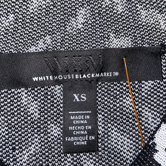 •WHITE HOUSE BLACK MARKET•NWOT BLACK & WHITE SLEEVELESS HALTER SWEATER BLOUSE XS - Picture 11 of 14